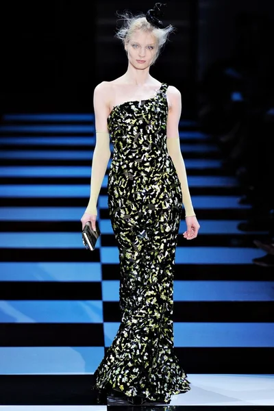 Look 30